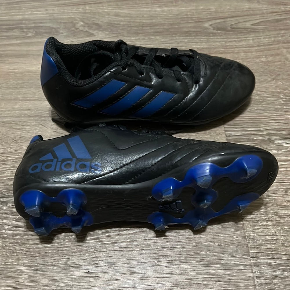 Adidas Boys Soccer Cleats size 1